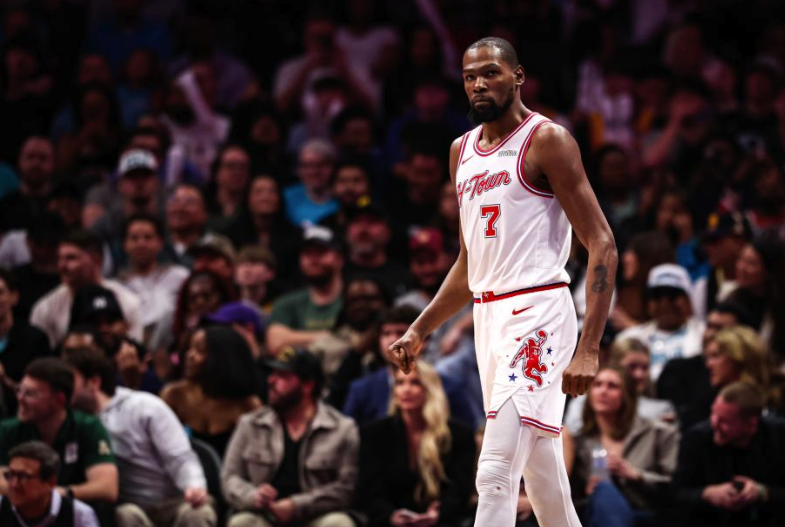 杜兰特35+8格威20+9 火箭客场险胜